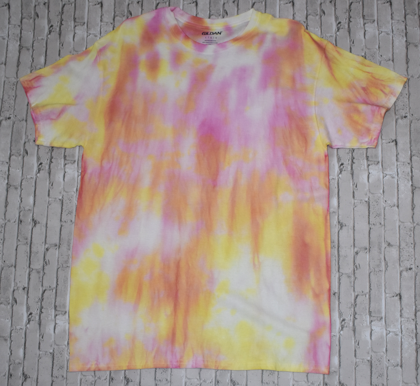 Orange pink sherbet short sleeve size Large